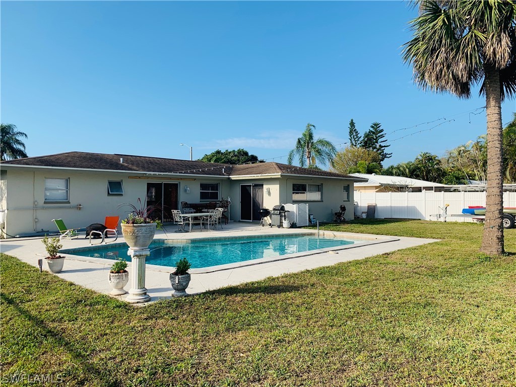 1657 South Mayfair Road Fort Myers, FL 33919 - Photo 5 of 27 Gallery Image 5