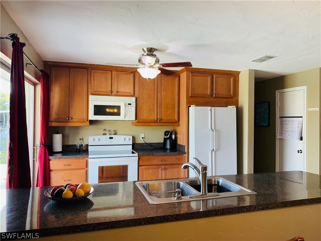 1657 South Mayfair Road Fort Myers, FL 33919 - Photo 10 of 27 Gallery Image 10