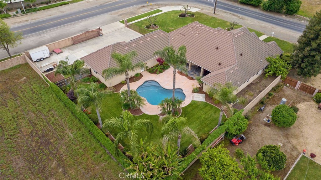 1928 South Shirk Road Visalia, CA 93277 - Photo 4 of 75