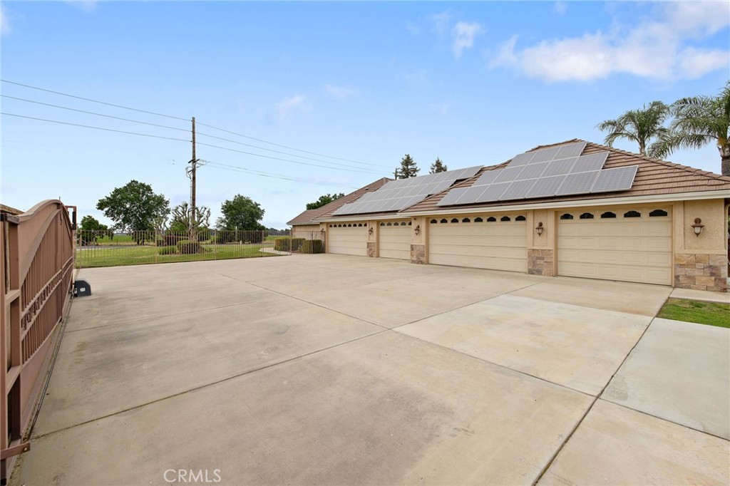 1928 South Shirk Road Visalia, CA 93277 - Photo 72 of 75