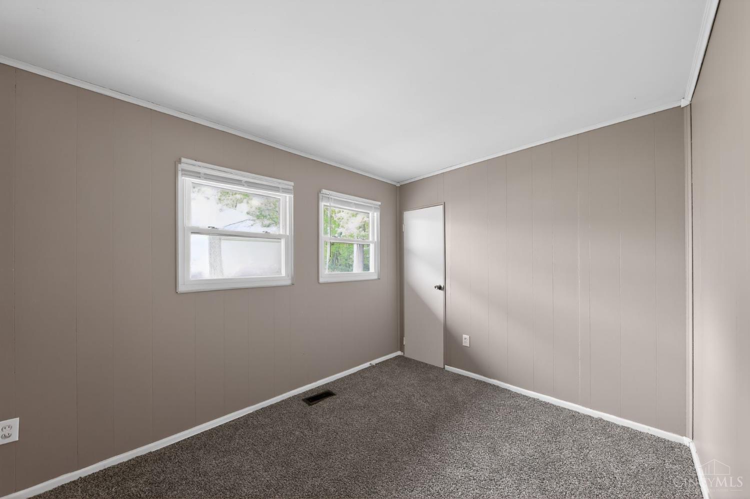 2584 Wenning Road Cincinnati, OH 45231 - Photo 14 of 31