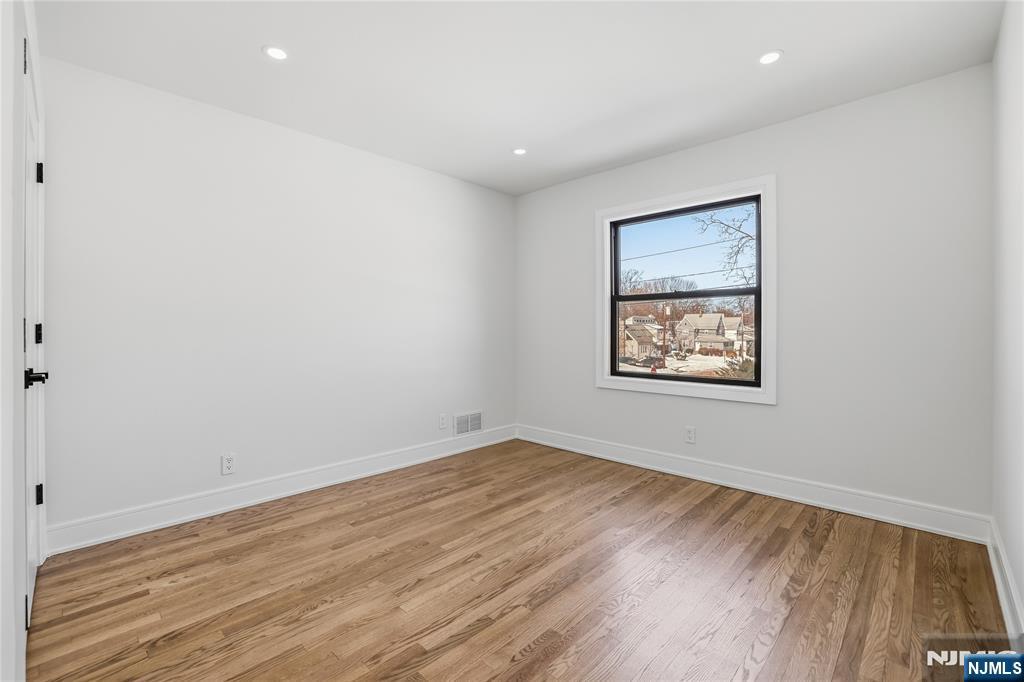 589 Fletcher Avenue Oradell, NJ 07649 - Photo 17 of 31