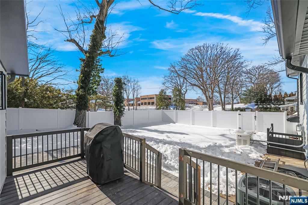 589 Fletcher Avenue Oradell, NJ 07649 - Photo 28 of 31