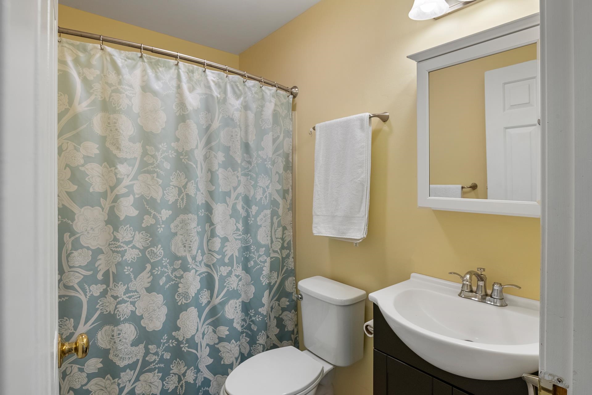 94 Hardy Road Bedford, NH 03110 - Photo 26 of 37