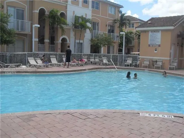 $300,000 | 7130 Northwest 177th Street, Unit 1038, Hialeah, FL 33015