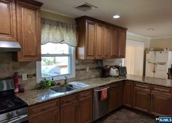 $5,200 | 490 Van Emburgh Avenue, Ridgewood, NJ 07450