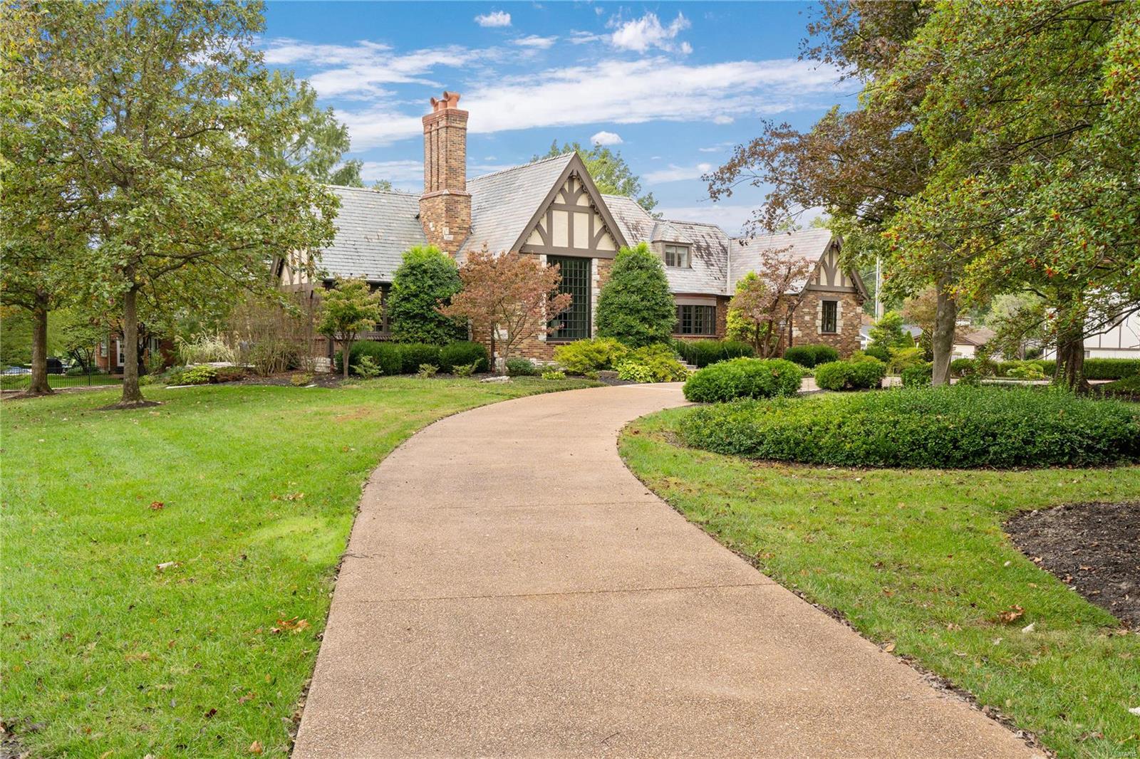 907 South Warson St. Louis, MO 63124 - Photo 2 of 61