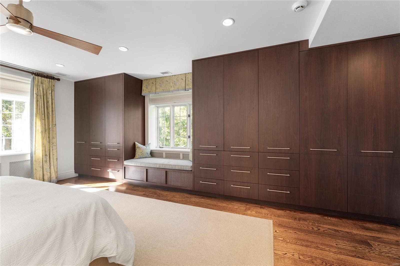 907 South Warson St. Louis, MO 63124 - Photo 24 of 61