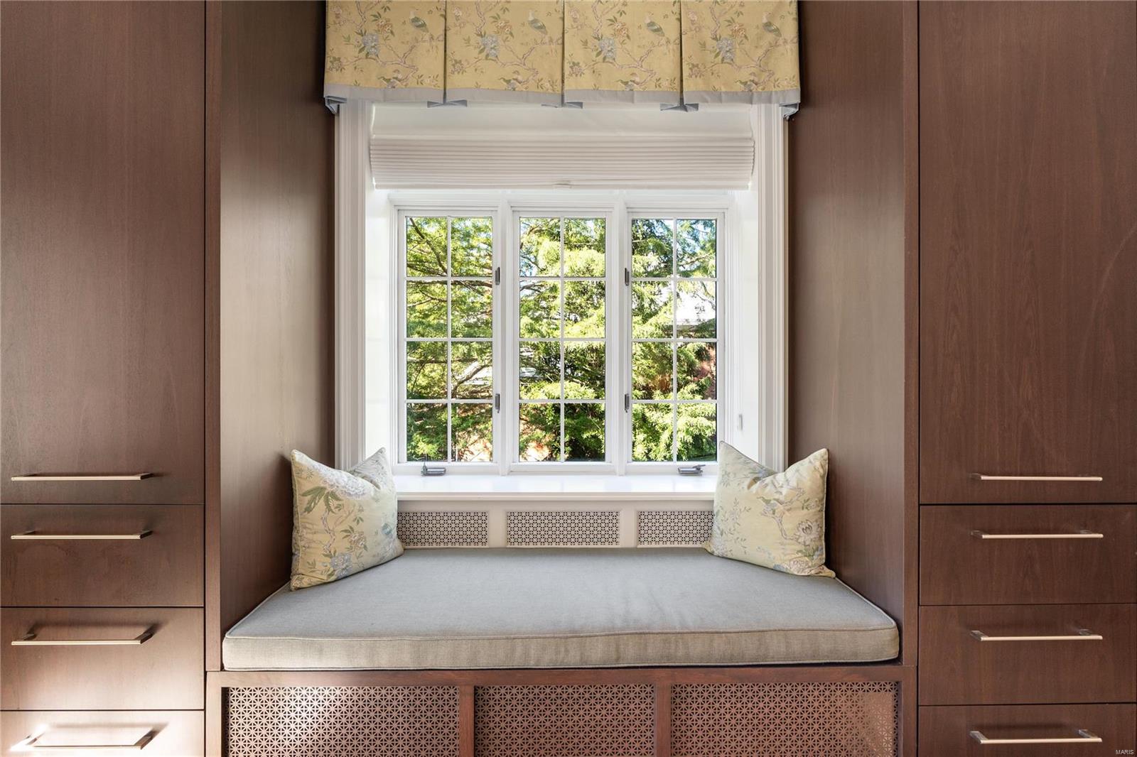 907 South Warson St. Louis, MO 63124 - Photo 25 of 61