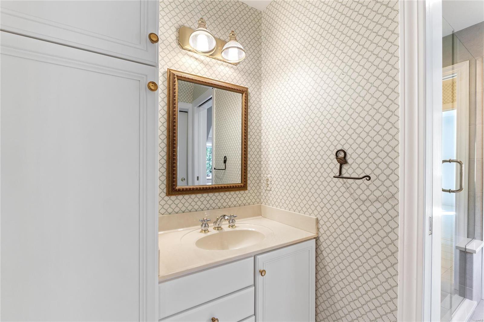 907 South Warson St. Louis, MO 63124 - Photo 37 of 61