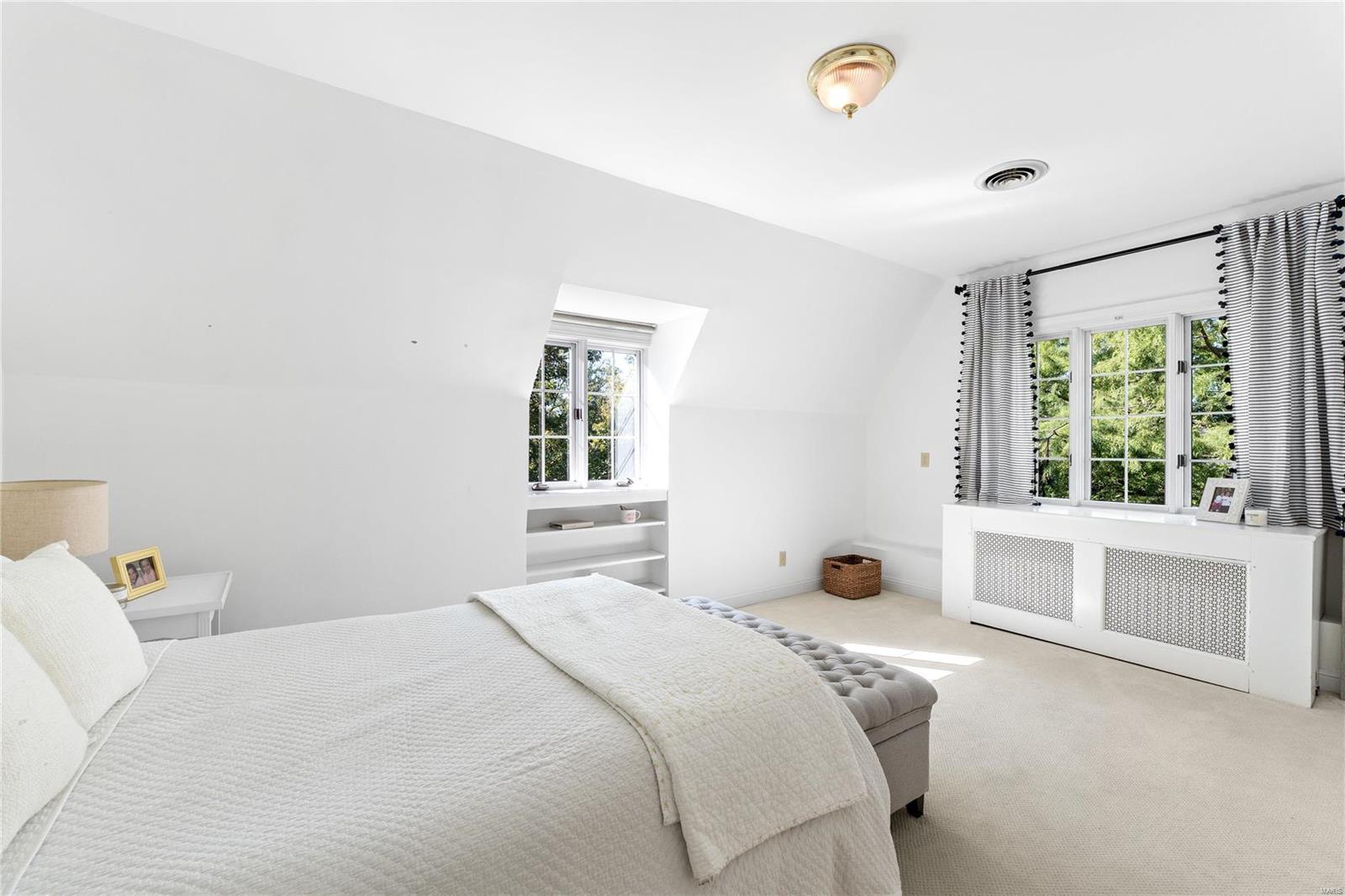 907 South Warson St. Louis, MO 63124 - Photo 40 of 61