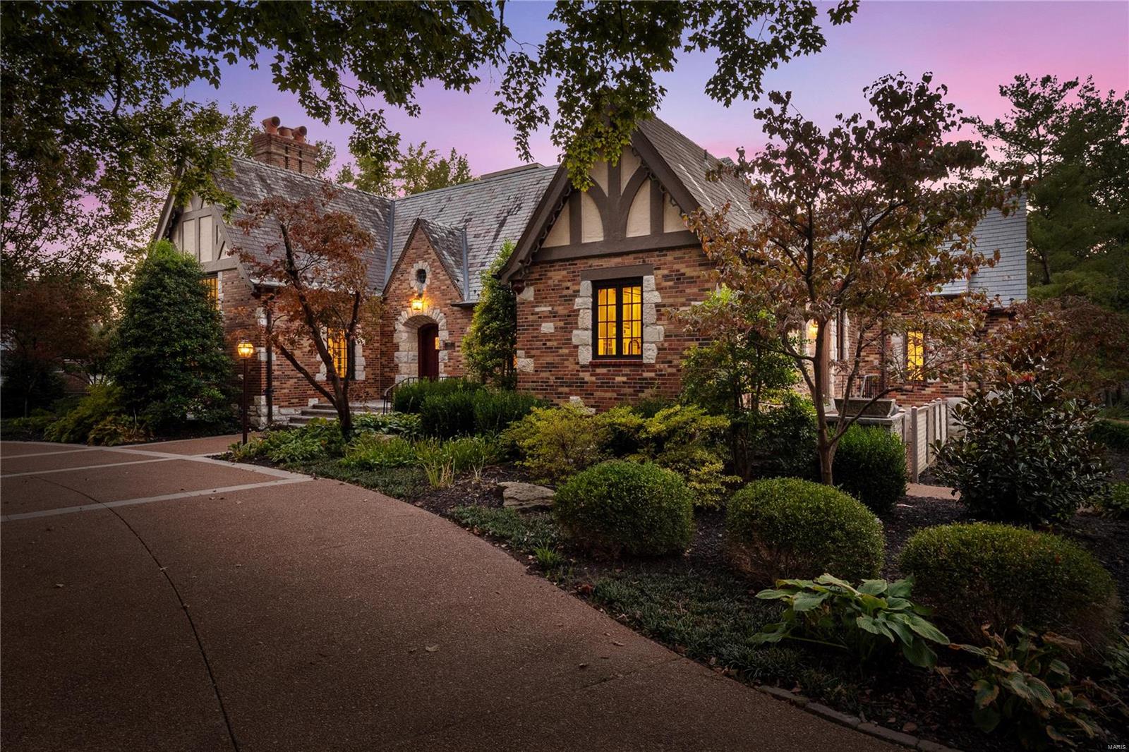 907 South Warson St. Louis, MO 63124 - Photo 4 of 61