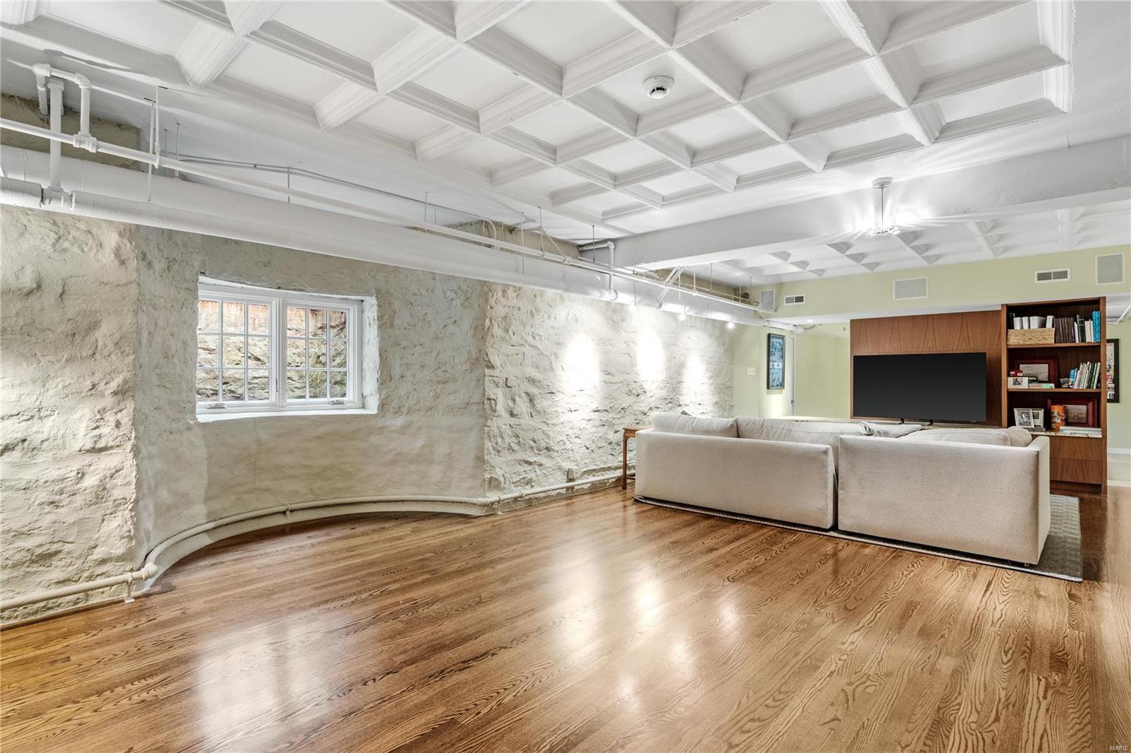 907 South Warson St. Louis, MO 63124 - Photo 45 of 61