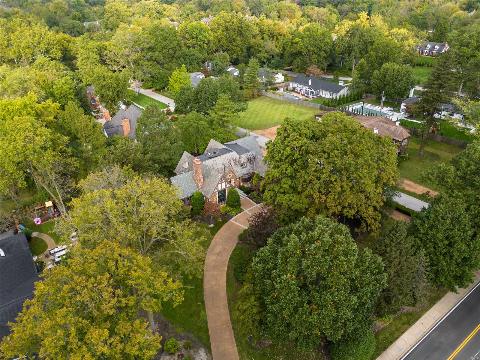 907 South Warson St. Louis, MO 63124 - Photo 59 of 61