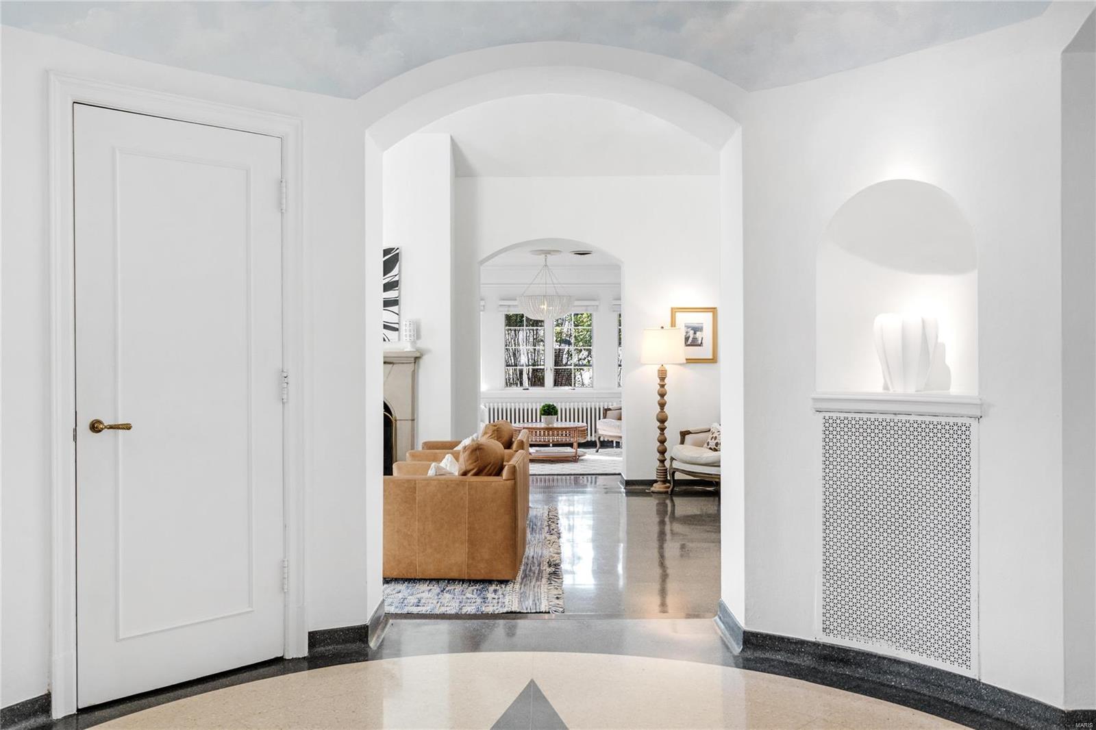 907 South Warson St. Louis, MO 63124 - Photo 7 of 61