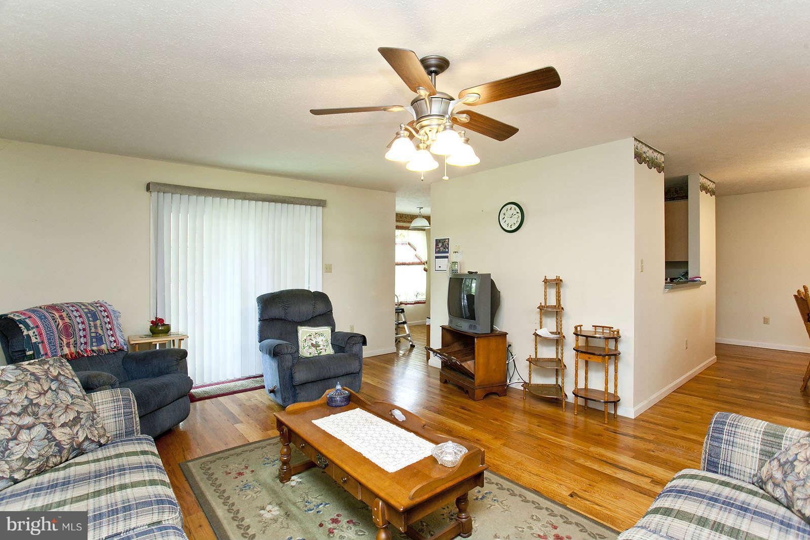 126 Longcroft Road Winchester, VA 22602 - Photo 4 of 20 Family Room