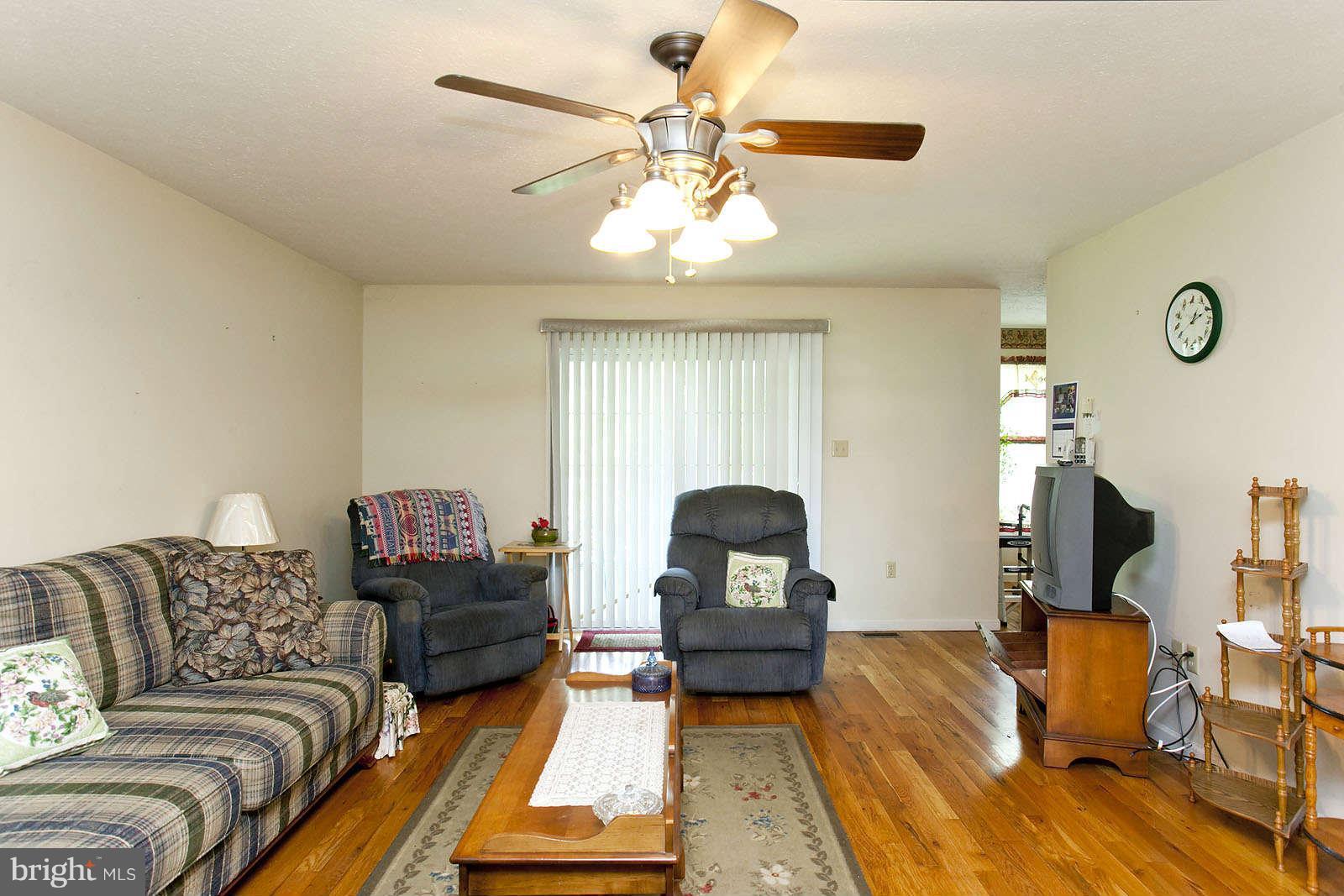 126 Longcroft Road Winchester, VA 22602 - Photo 5 of 20 Family Room