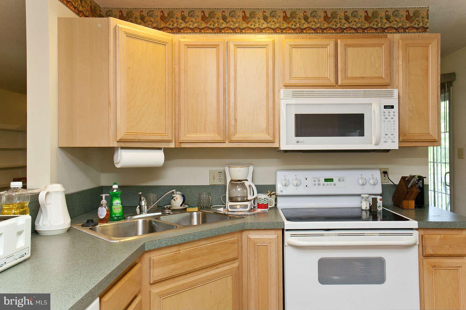 126 Longcroft Road Winchester, VA 22602 - Photo 9 of 20 Kitchen