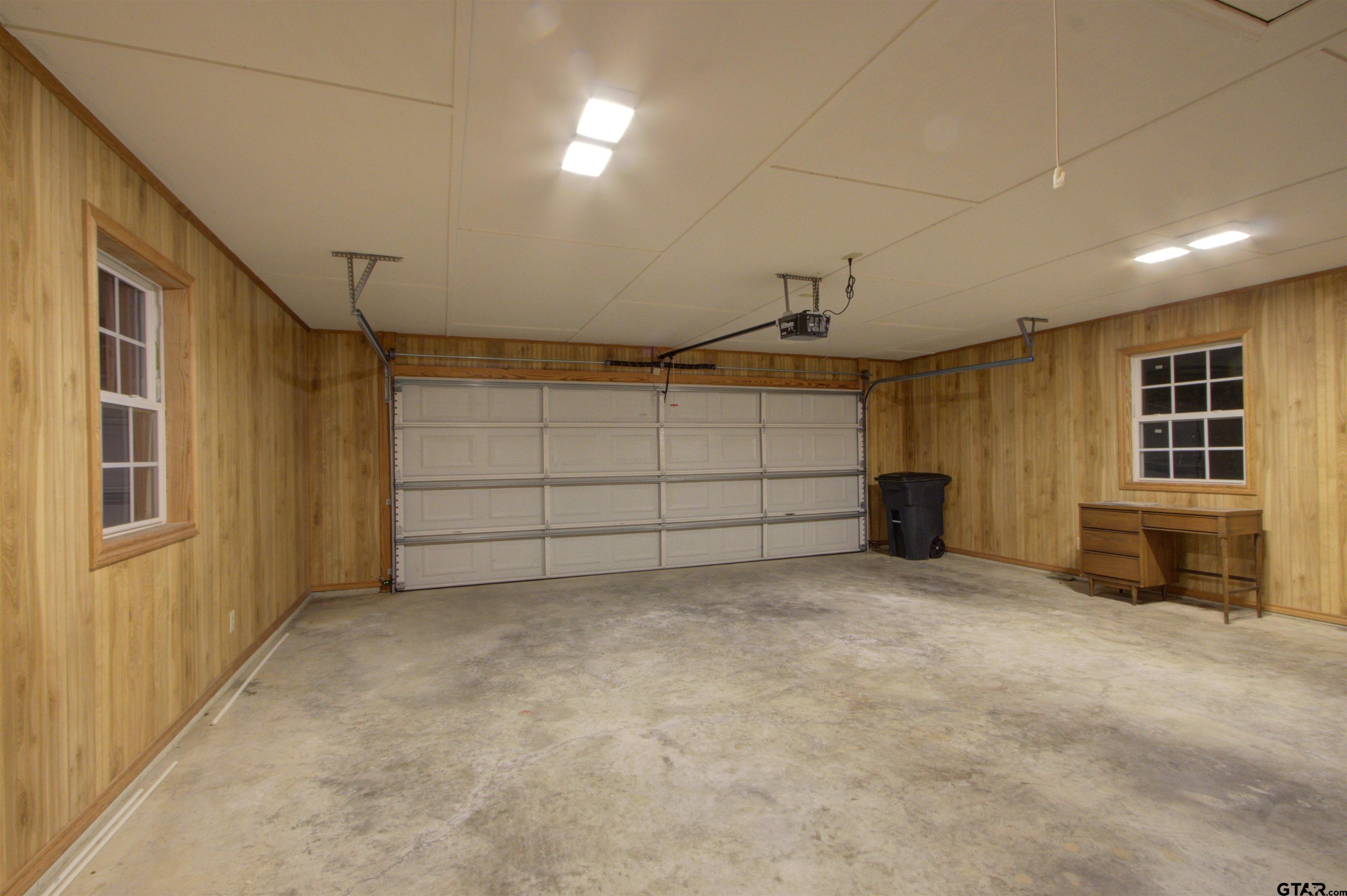 720 Tennessee Acres Drive Texarkana Ar, AR 71854 - Photo 30 of 31 a view of a garage
