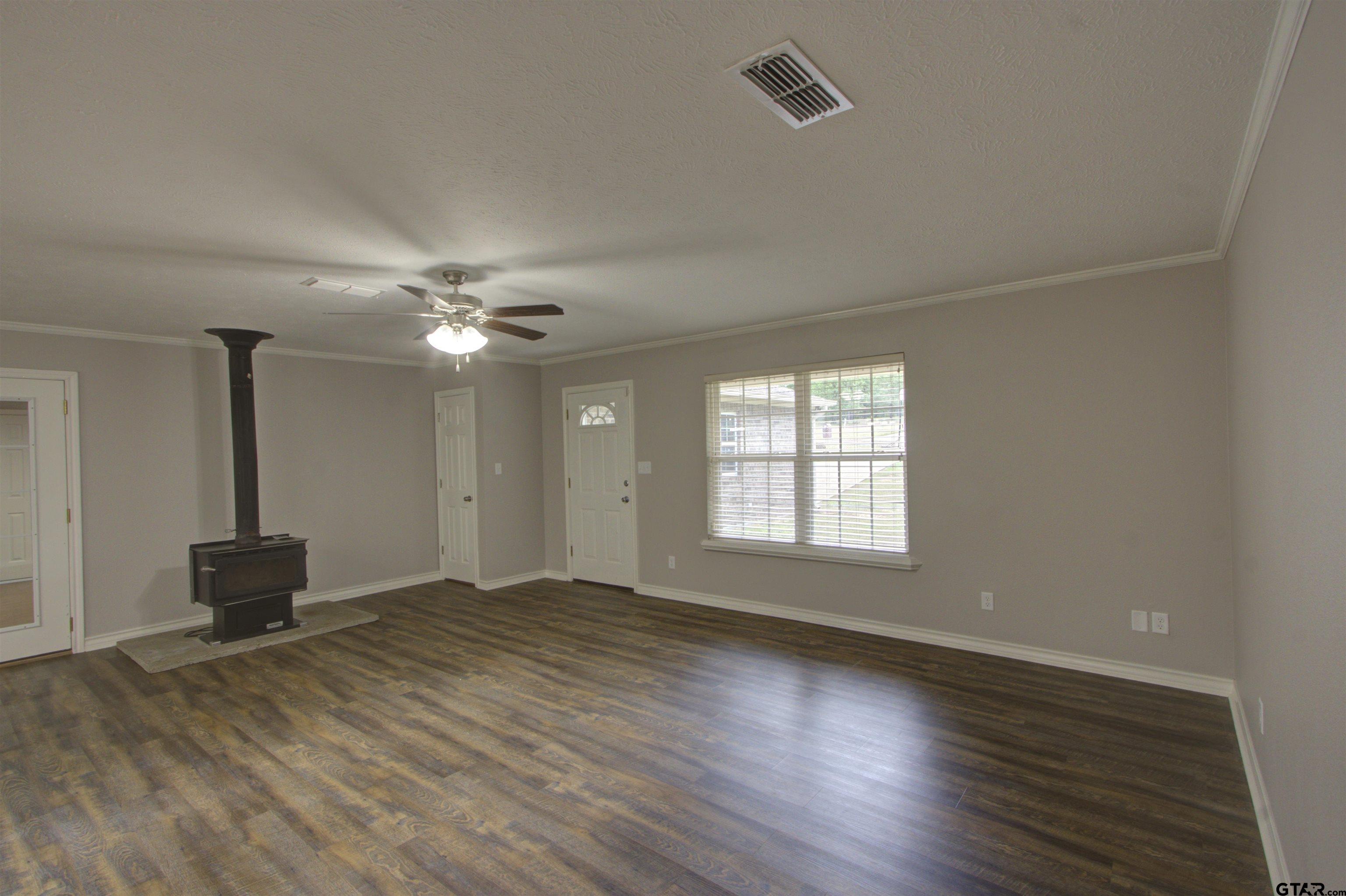 720 Tennessee Acres Drive Texarkana Ar, AR 71854 - Photo 10 of 31 a view of an empty room with a window