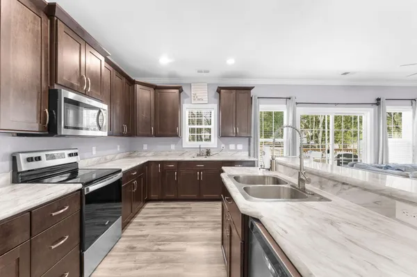 $589,000 | 130 Hidden Hills Road, Cross, SC 29436