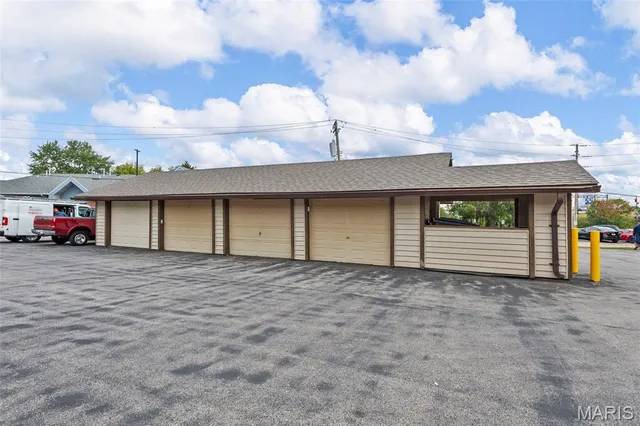 $125,000 | 9 Fairways Circle, Unit B, St. Charles, MO 63303