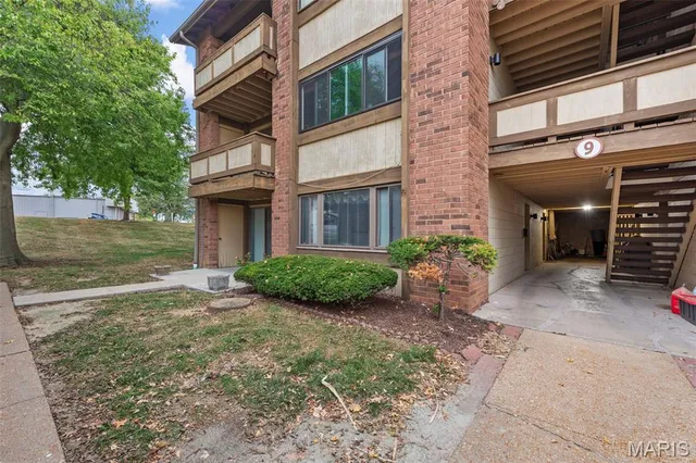 $125,000 | 9 Fairways Circle, Unit B, St. Charles, MO 63303
