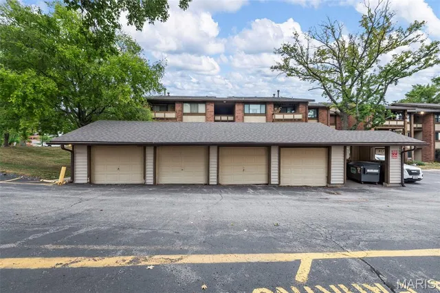 $125,000 | 9 Fairways Circle, Unit B, St. Charles, MO 63303