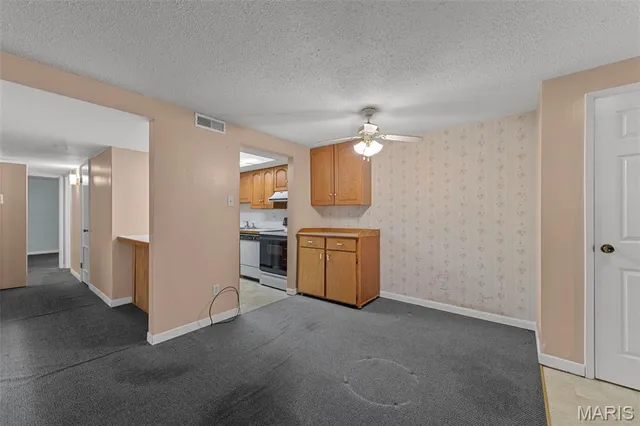 $125,000 | 9 Fairways Circle, Unit B, St. Charles, MO 63303