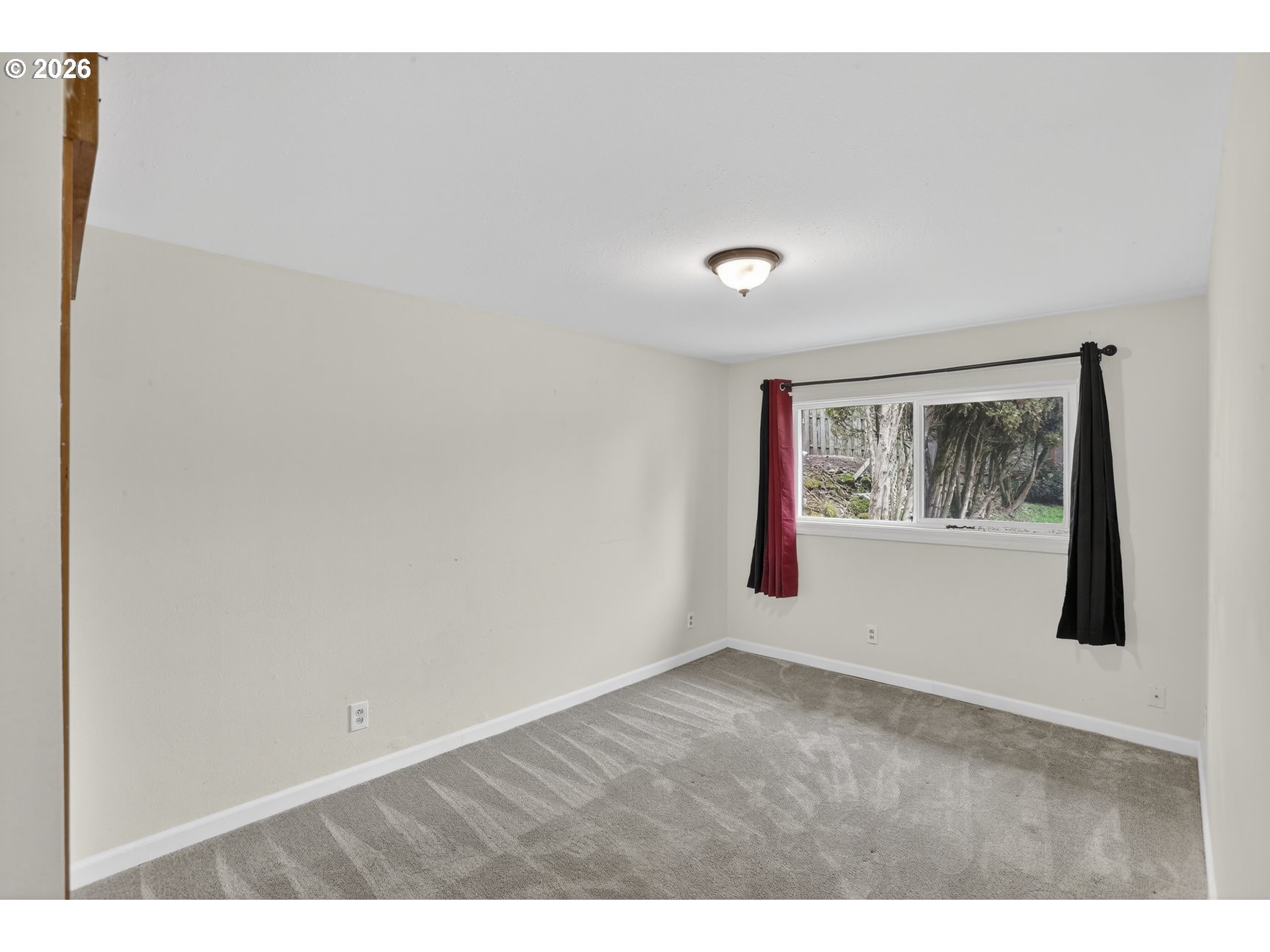 290 North 4th Street St. Helens, OR 97051 - Photo 23 of 26 a view of an empty room with window