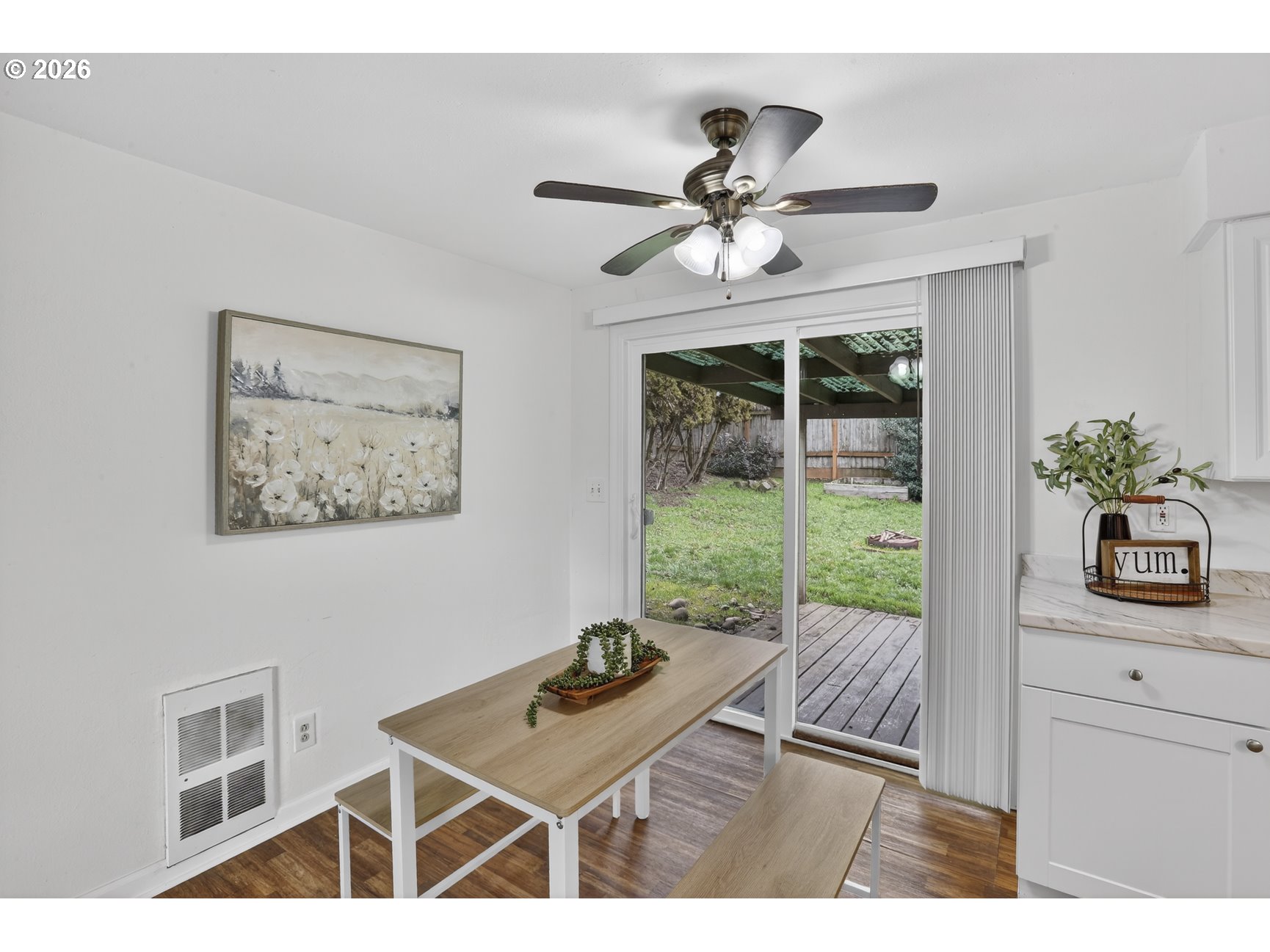 290 North 4th Street St. Helens, OR 97051 - Photo 10 of 26 a living room with a large window