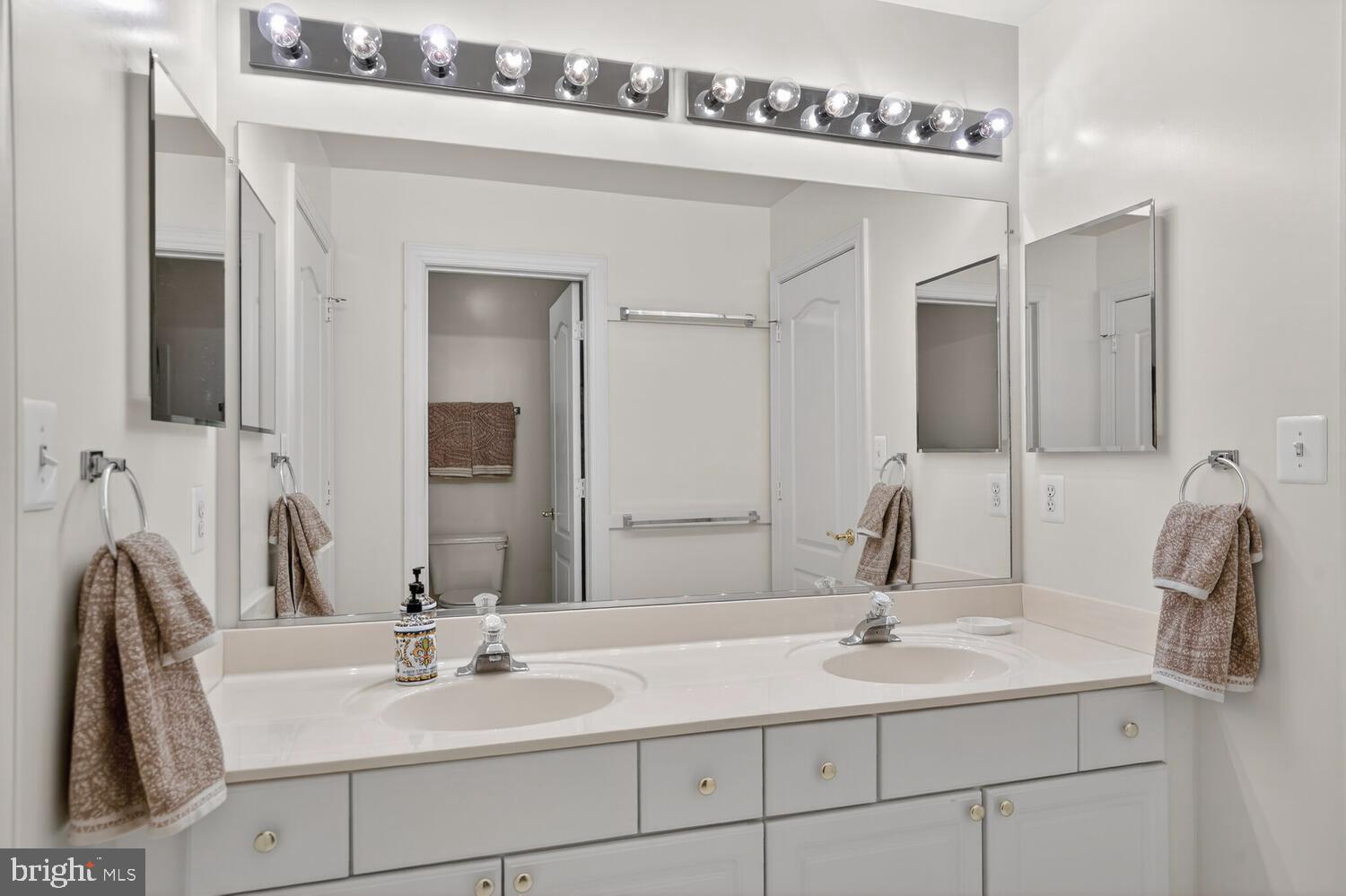 9910 Rustic Rail Lane Vienna, VA 22181 - Photo 35 of 42