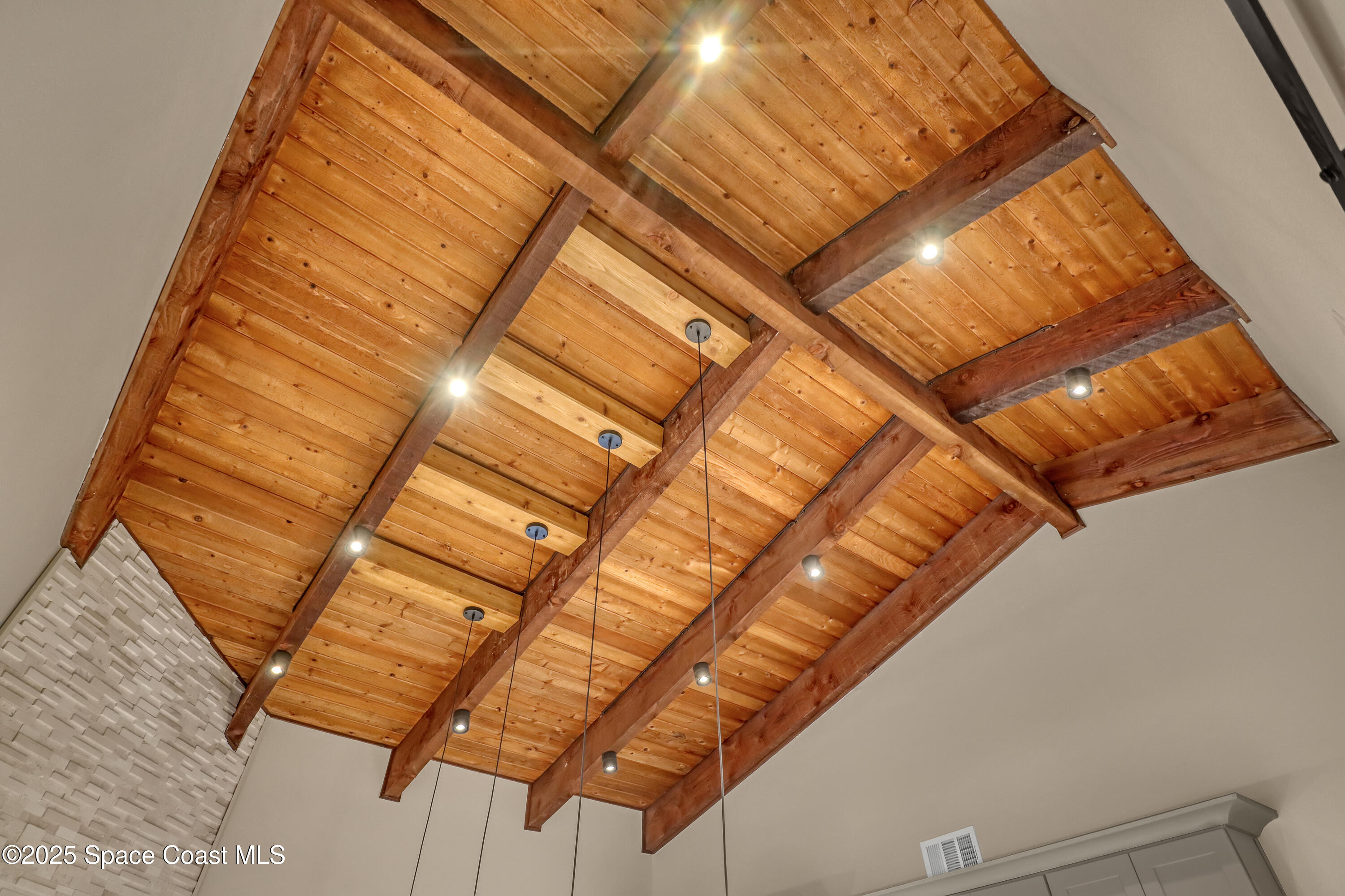 443 Myrtlewood Road Melbourne, FL 32940 - Photo 31 of 72 Kichen ceiling