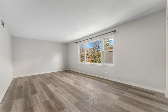 $2,150 | 740 East North Broadway Street, Unit B, Lombard, IL 60148