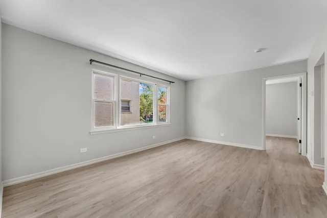 $2,150 | 740 East North Broadway Street, Unit B, Lombard, IL 60148