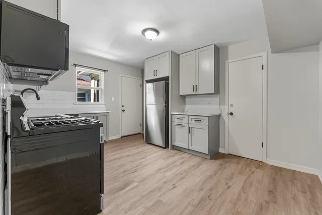 $2,150 | 740 East North Broadway Street, Unit B, Lombard, IL 60148