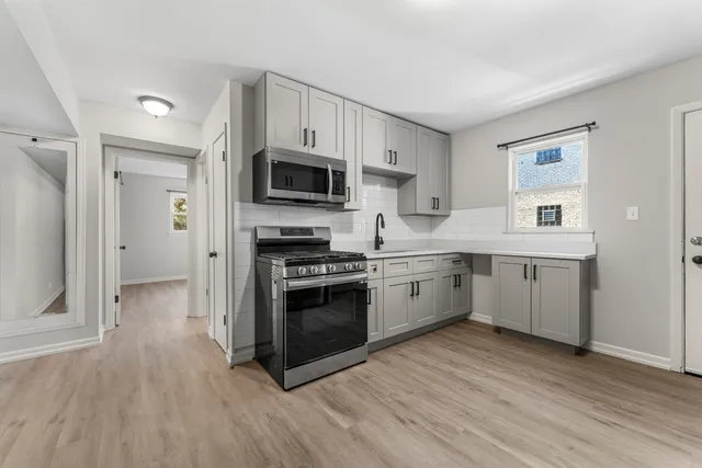 $2,150 | 740 East North Broadway Street, Unit B, Lombard, IL 60148