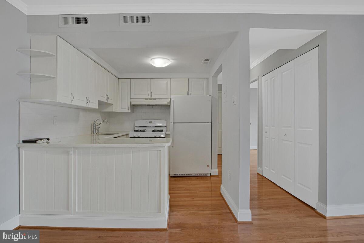 2572 Riva Road, Unit 18B Annapolis, MD 21401 - Photo 2 of 23