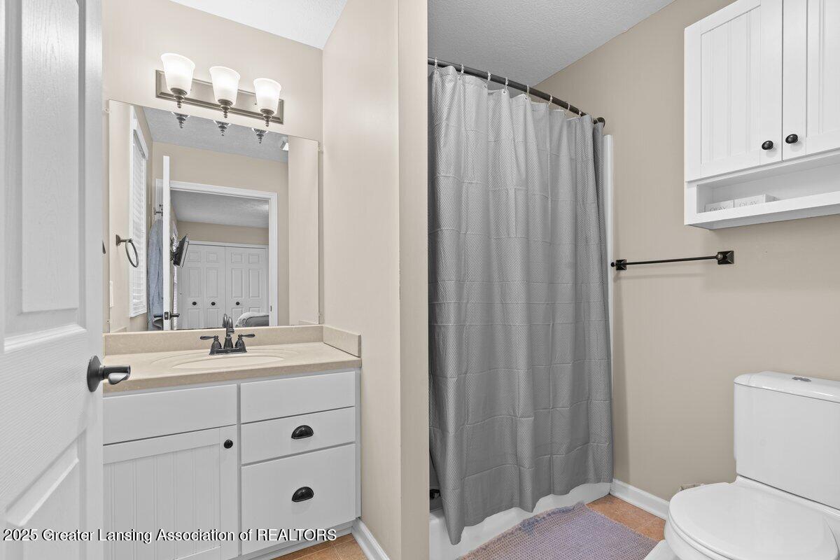 2036 Reo Road Lansing, MI 48910 - Photo 11 of 29 Media Jett - 26
