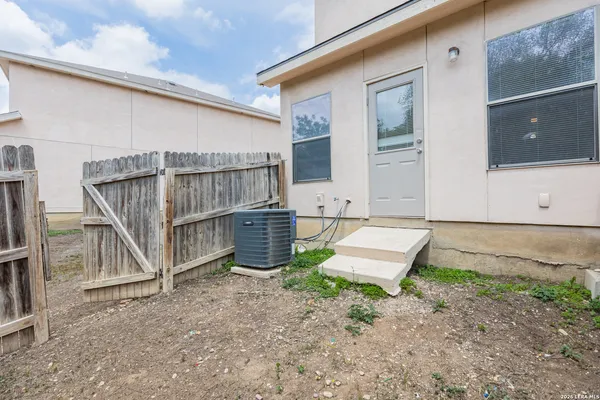 $1,000 | 10711 Mathom Landing, Unit 4, Universal City, TX 78148