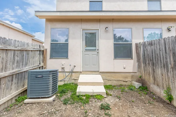 $1,000 | 10711 Mathom Landing, Unit 4, Universal City, TX 78148