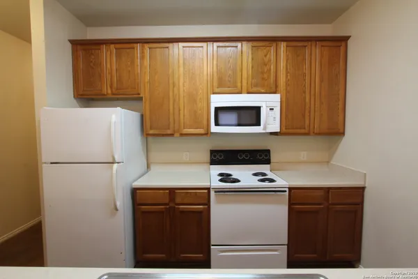 $1,000 | 10711 Mathom Landing, Unit 4, Universal City, TX 78148