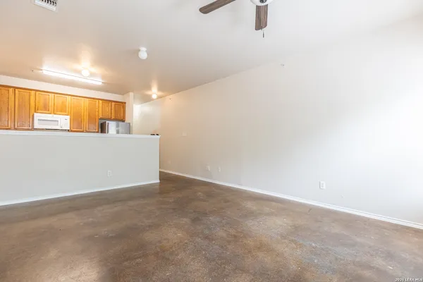 $1,000 | 10711 Mathom Landing, Unit 4, Universal City, TX 78148