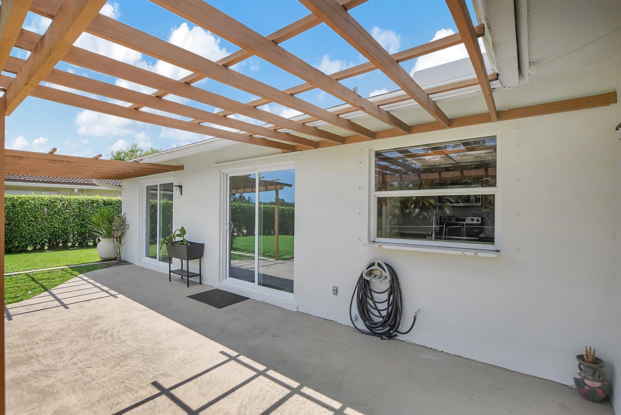 254 Northwest 11th Avenue Boca Raton, FL 33486 - Photo 50 of 66 Patio