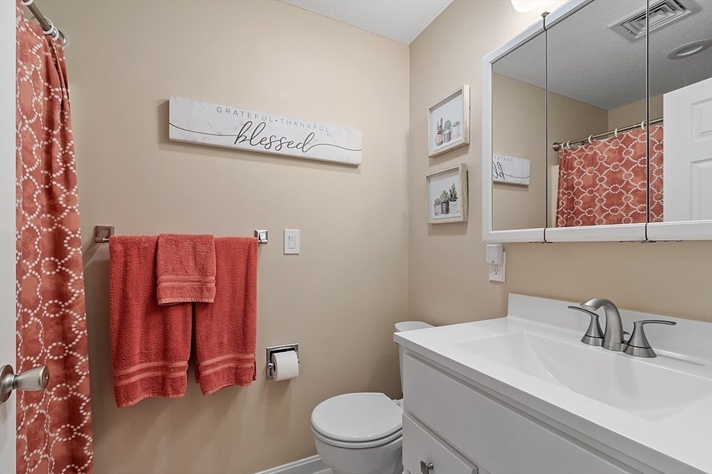 39 Abington Road, Unit 39 Danvers, MA 01923 - Photo 23 of 36