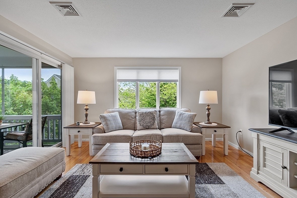 39 Abington Road, Unit 39 Danvers, MA 01923 - Photo 4 of 36