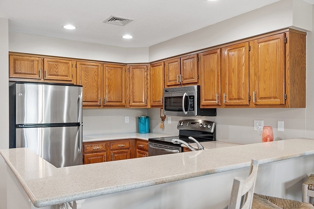 39 Abington Road, Unit 39 Danvers, MA 01923 - Photo 10 of 36