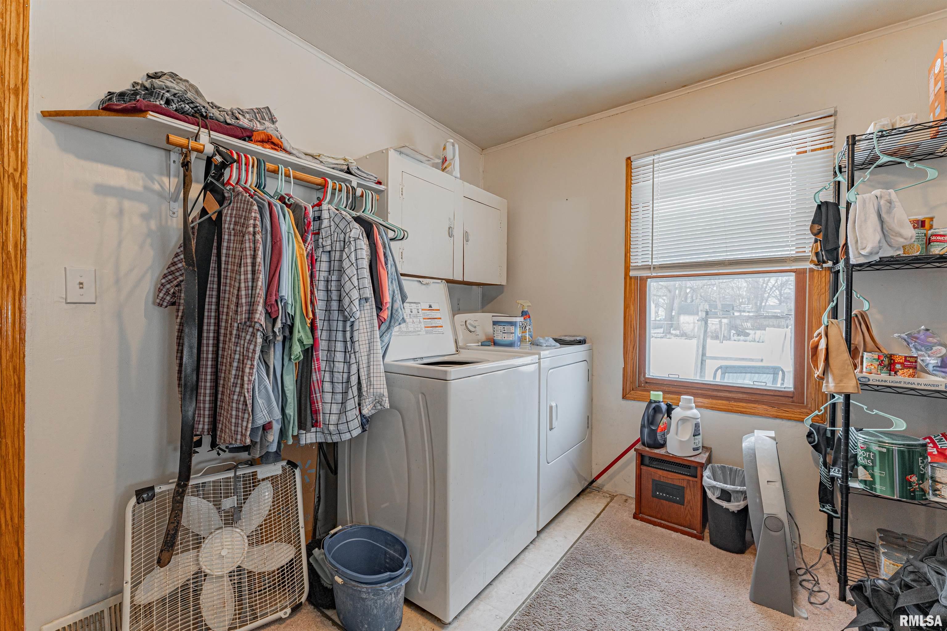 405 Northeast 3rd Street Atlanta, IL 61723 - Photo 11 of 17