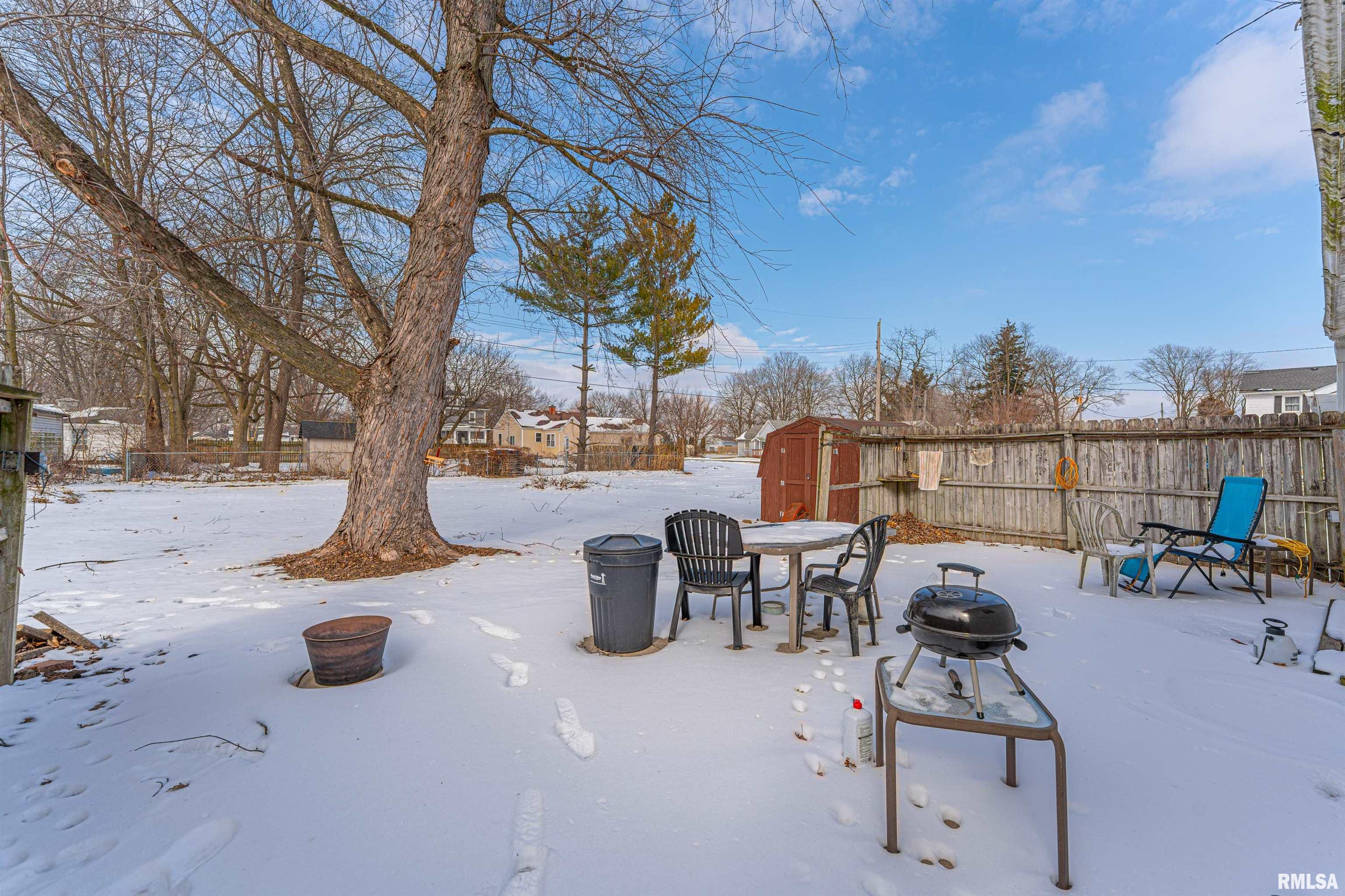 405 Northeast 3rd Street Atlanta, IL 61723 - Photo 13 of 17