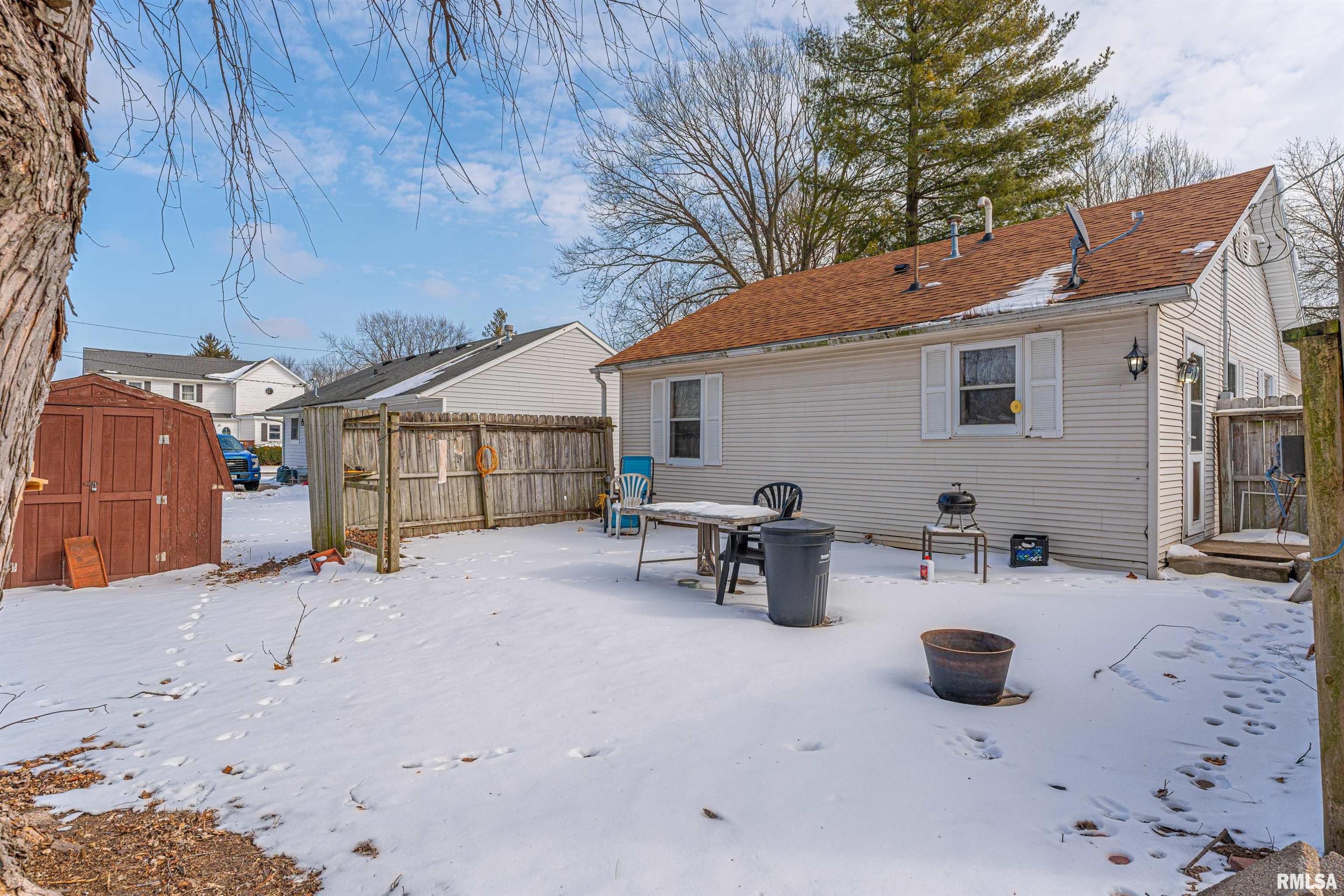 405 Northeast 3rd Street Atlanta, IL 61723 - Photo 14 of 17